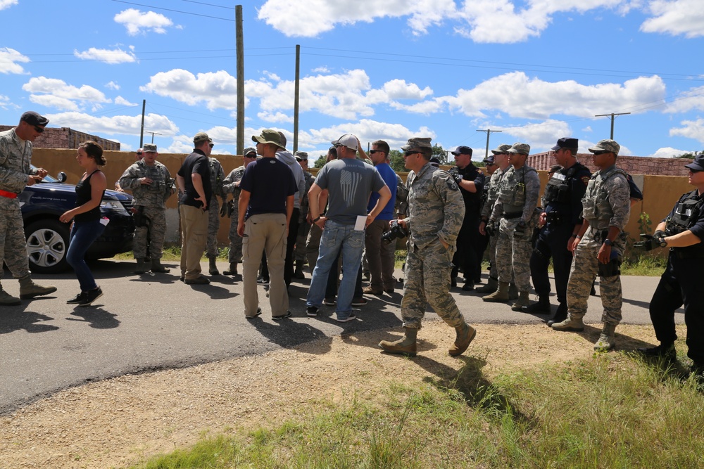 Air Force security forces, Wisconsin State Patrol trooper team up during Patriot North 2018