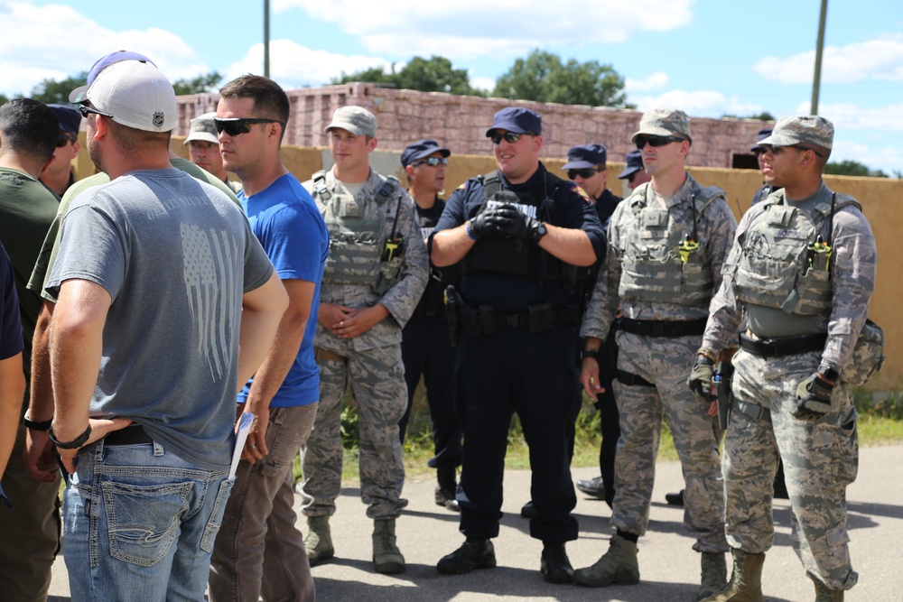 Air Force security forces, Wisconsin State Patrol trooper team up during Patriot North 2018