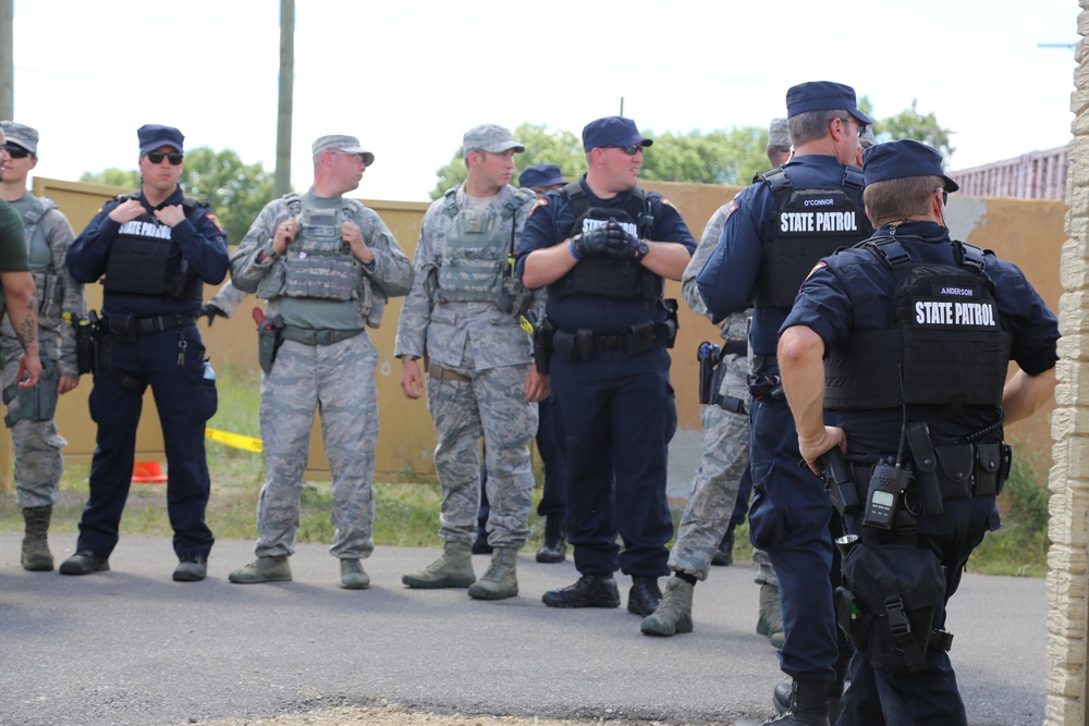 Air Force security forces, Wisconsin State Patrol trooper team up during Patriot North 2018