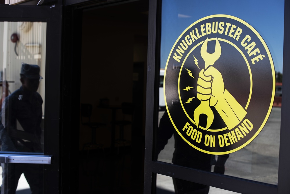 Knucklebuster Café