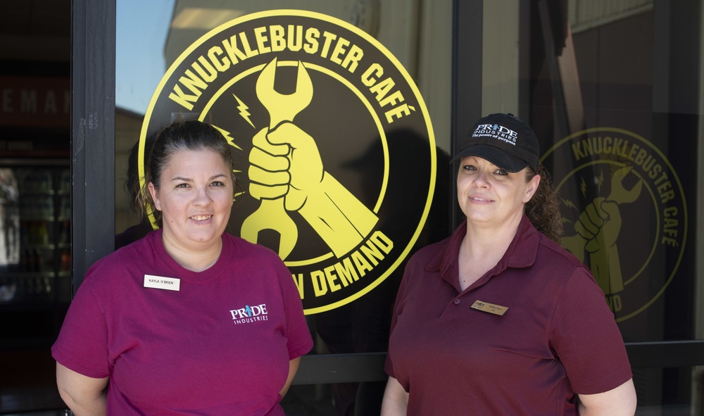 Knucklebuster Café