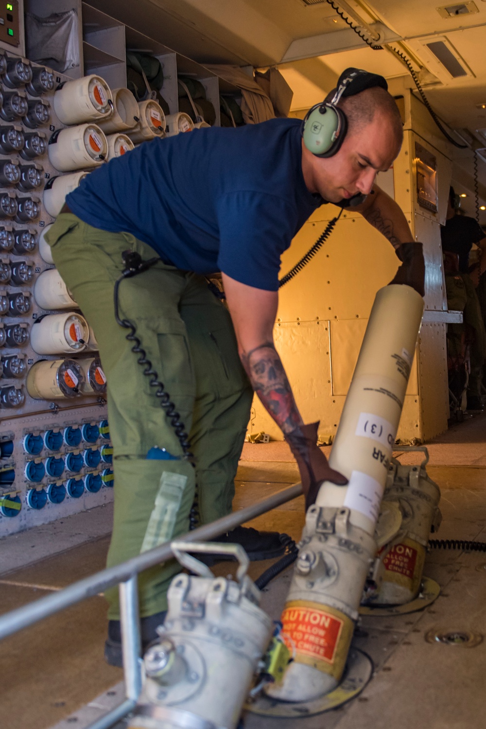 Canadian CP-140 Aurora participates in submarine hunting scenario during RIMPAC 2018