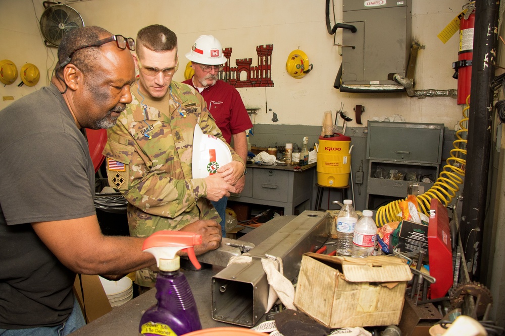 Sergeant Major of the U.S. Army Visits Mat Sinking Unit