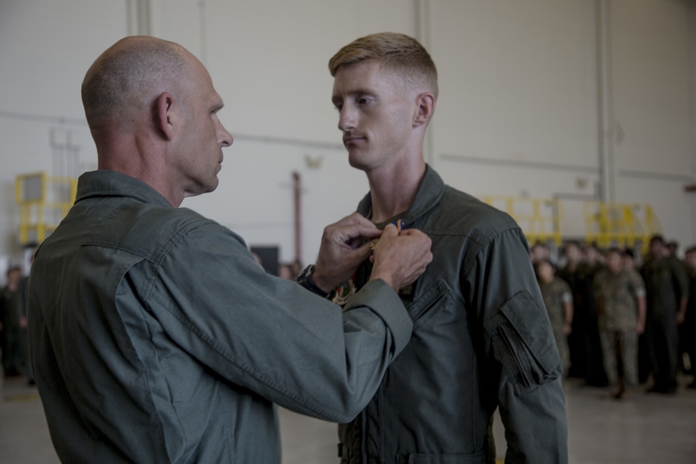 HMH-462 Marines Receive Air Medal