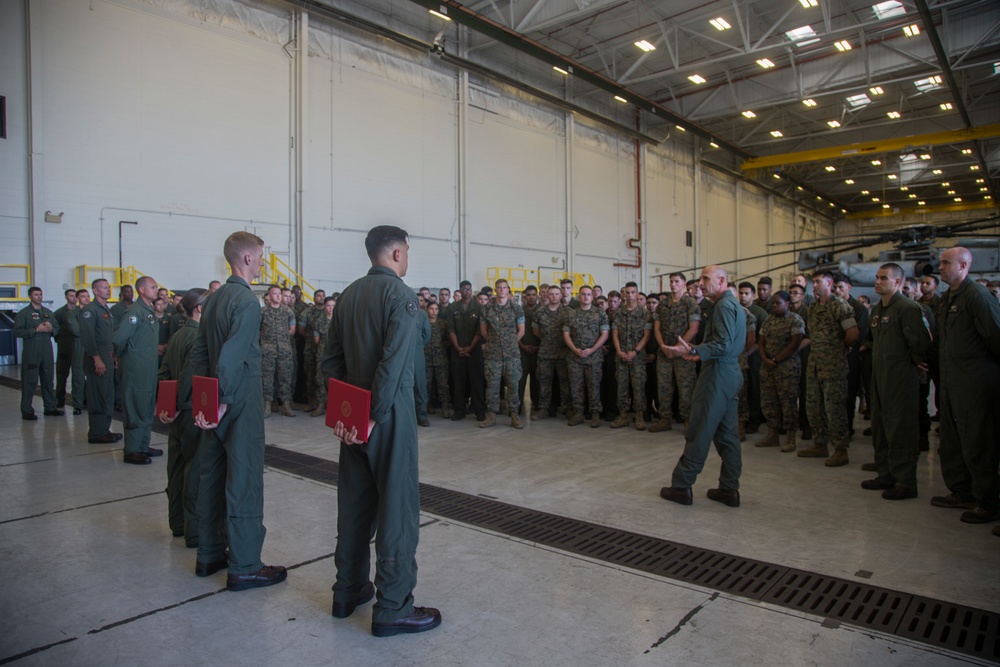 HMH-462 Marines Receive Air Medal