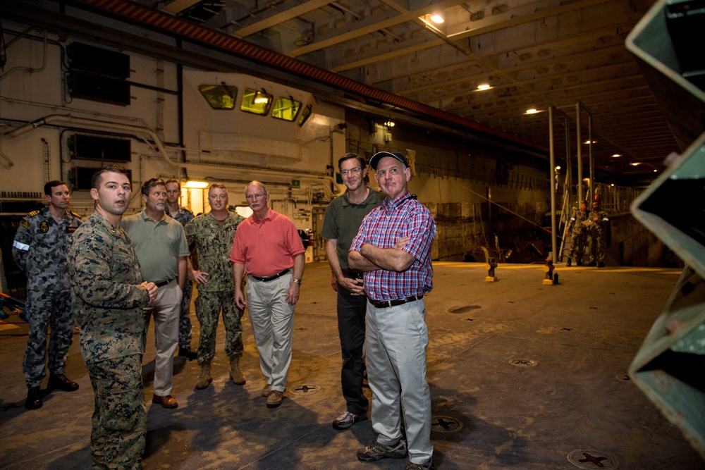 HMAS Adelaide (L01) hosts U.S. Representatives during RIMPAC