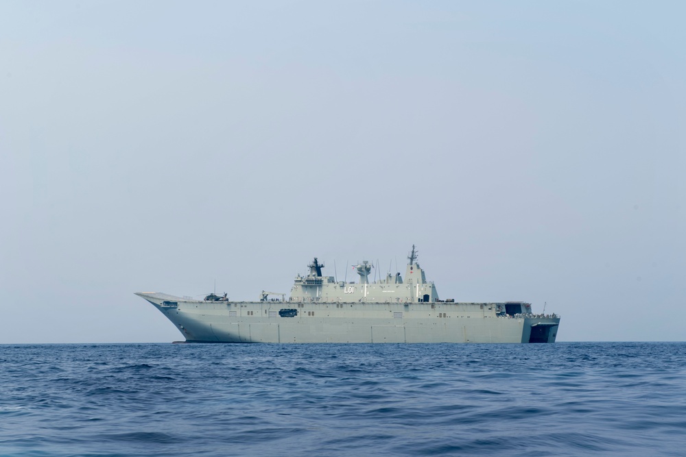 HMAS Adelaide sails Pacific Ocean during RIMPAC