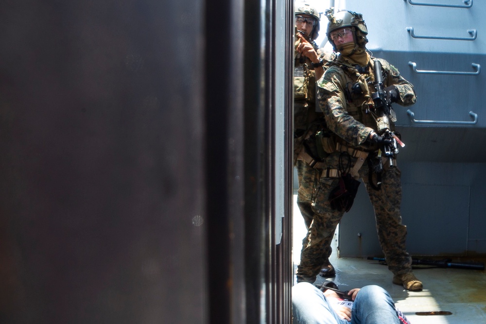 31st MEU MRF raids from the sea, air