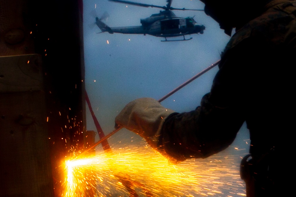 31st MEU MRF raids from the sea, air