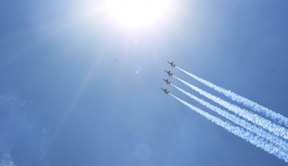 USAF Thunderbirds make roaring return to CFD