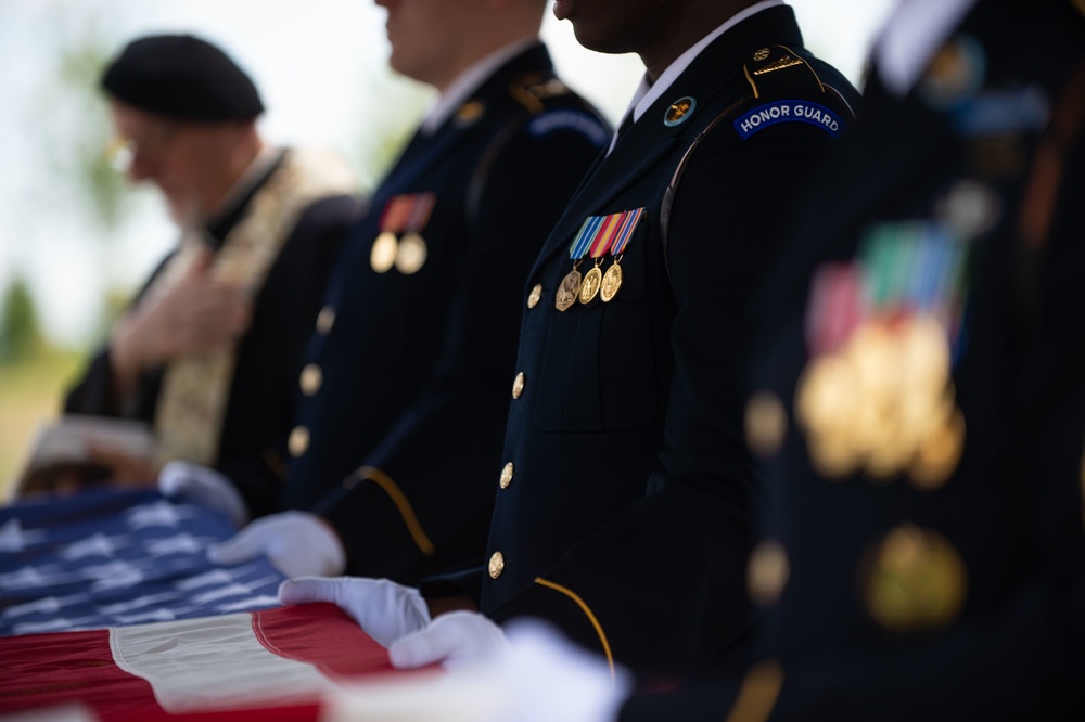 OSS plank holder and special operations legend laid to rest at Arlington