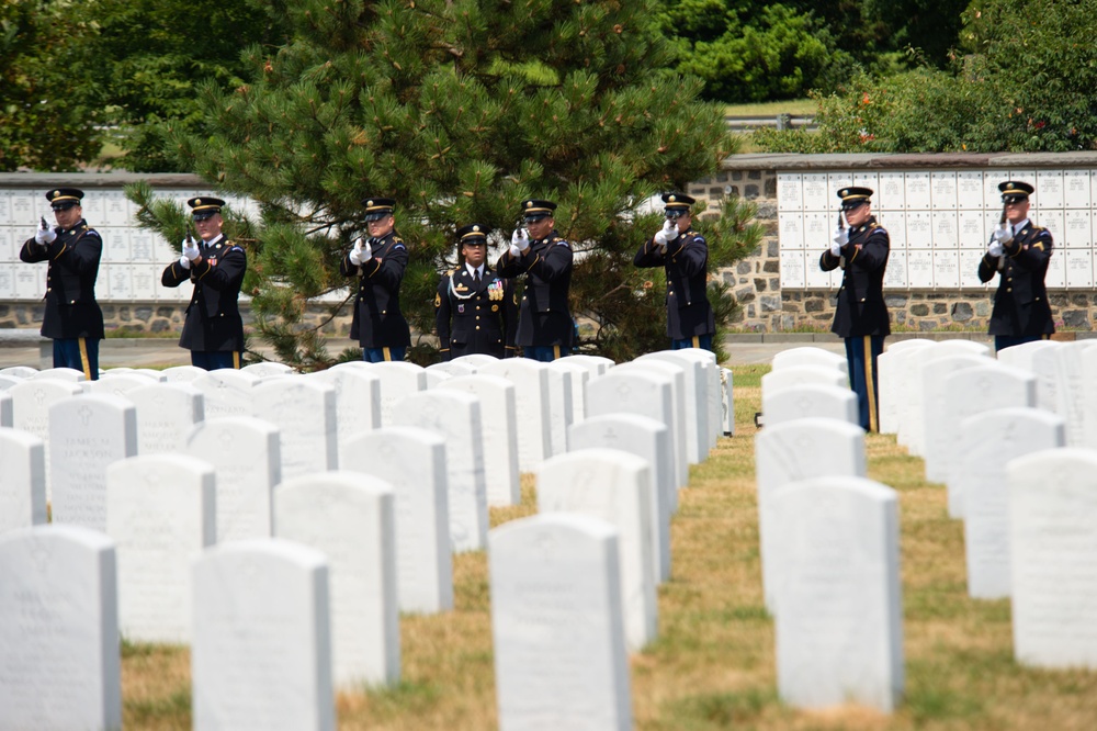 OSS plank holder and special operations legend laid to rest at Arlington