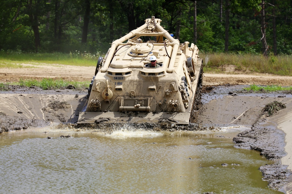 RTS-Maintenance students train in Tracked Vehicle Recovery Course at Fort McCoy