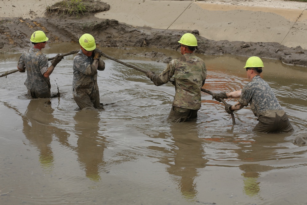 RTS-Maintenance students train in Tracked Vehicle Recovery Course at Fort McCoy
