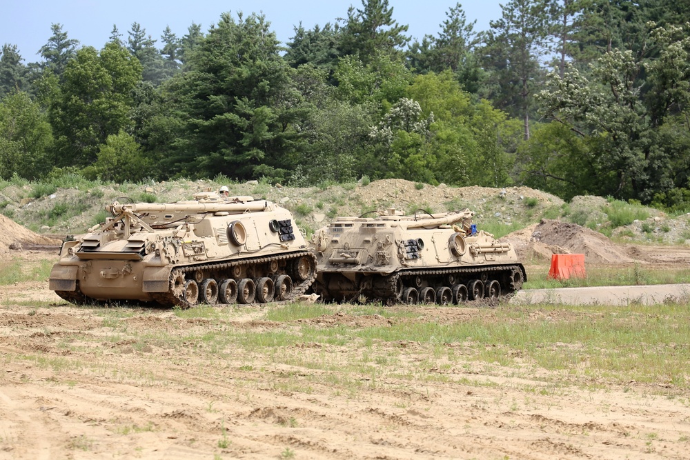 RTS-Maintenance students train in Tracked Vehicle Recovery Course at Fort McCoy