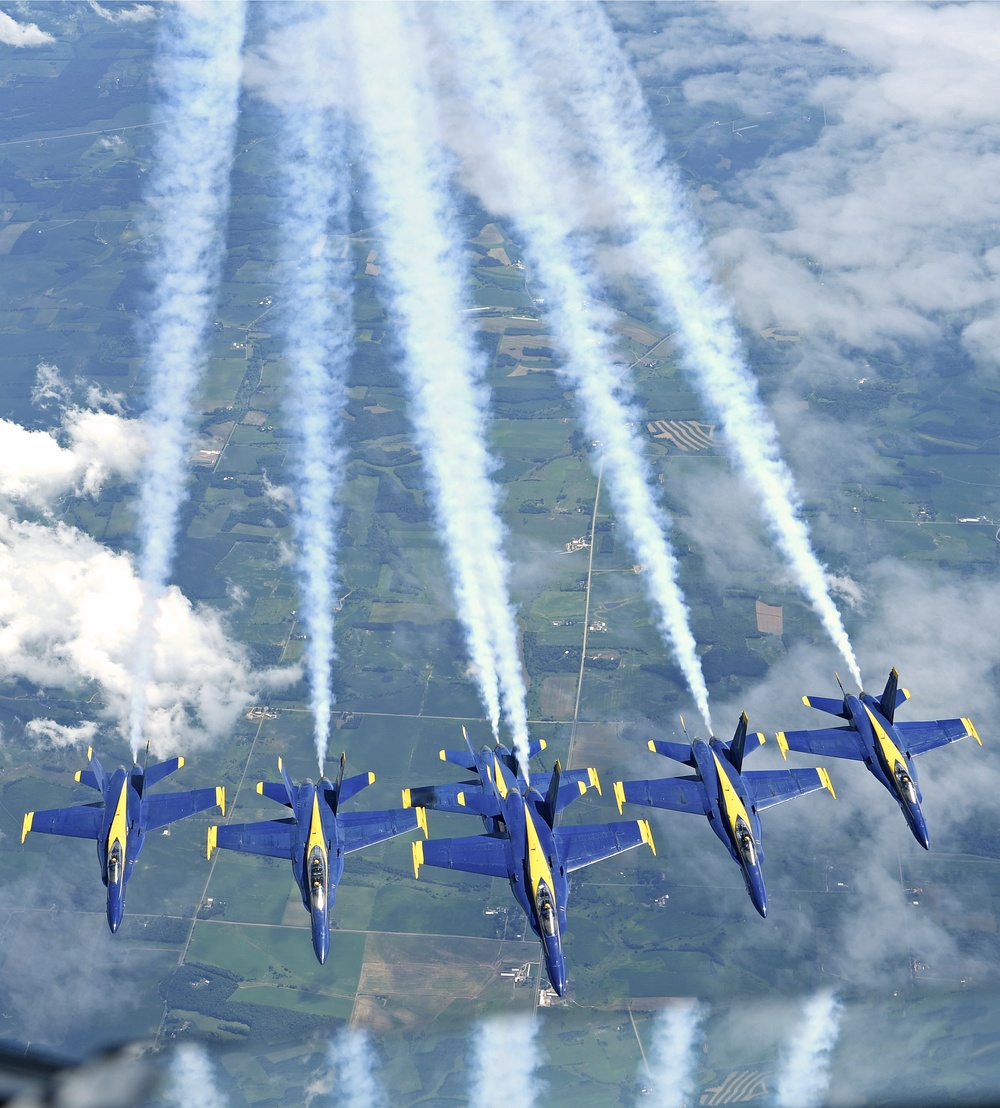 Grissom participates in Oshkosh airshow with Blue Angels