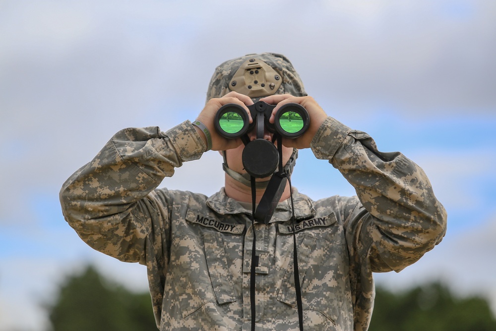 Infantry Soldiers train with Mk 19 grenade launcher