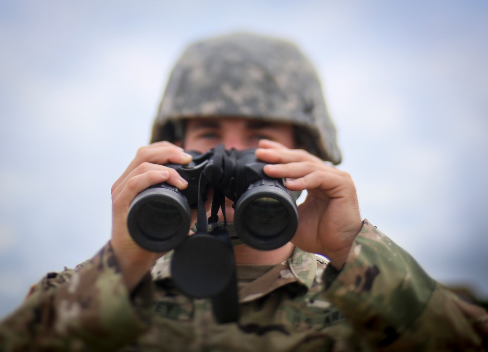 Infantry Soldiers train with Mk 19 grenade launcher