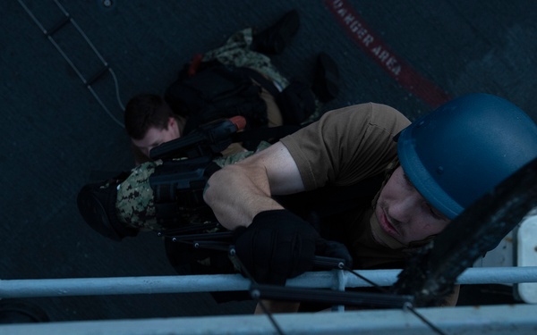 USS Preble conducts VBSS training