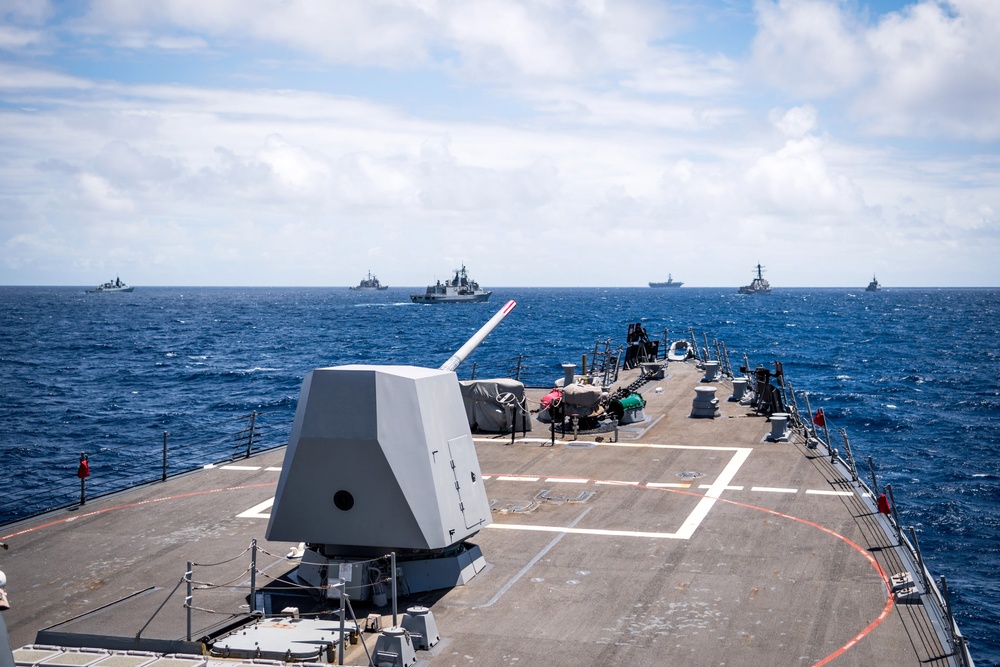 USS Dewey Underway During RIMPAC 2018