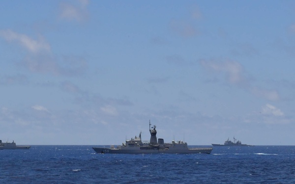 USS O’Kane sails with partner nations during RIMPAC 2018 photo exercise