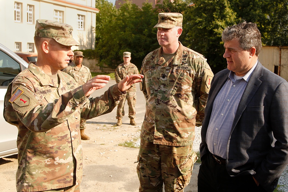 Assistant SecDef visits 1ID in Poland