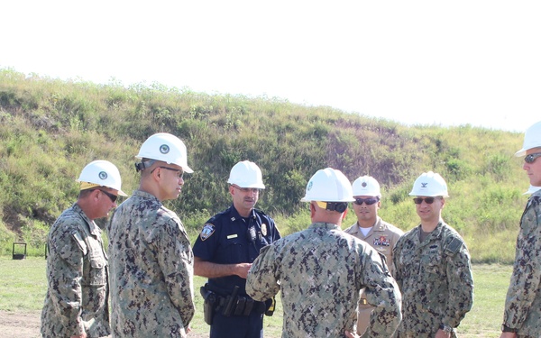 Distinguished Visitors Tour NMCB 27 During IRT Lincoln