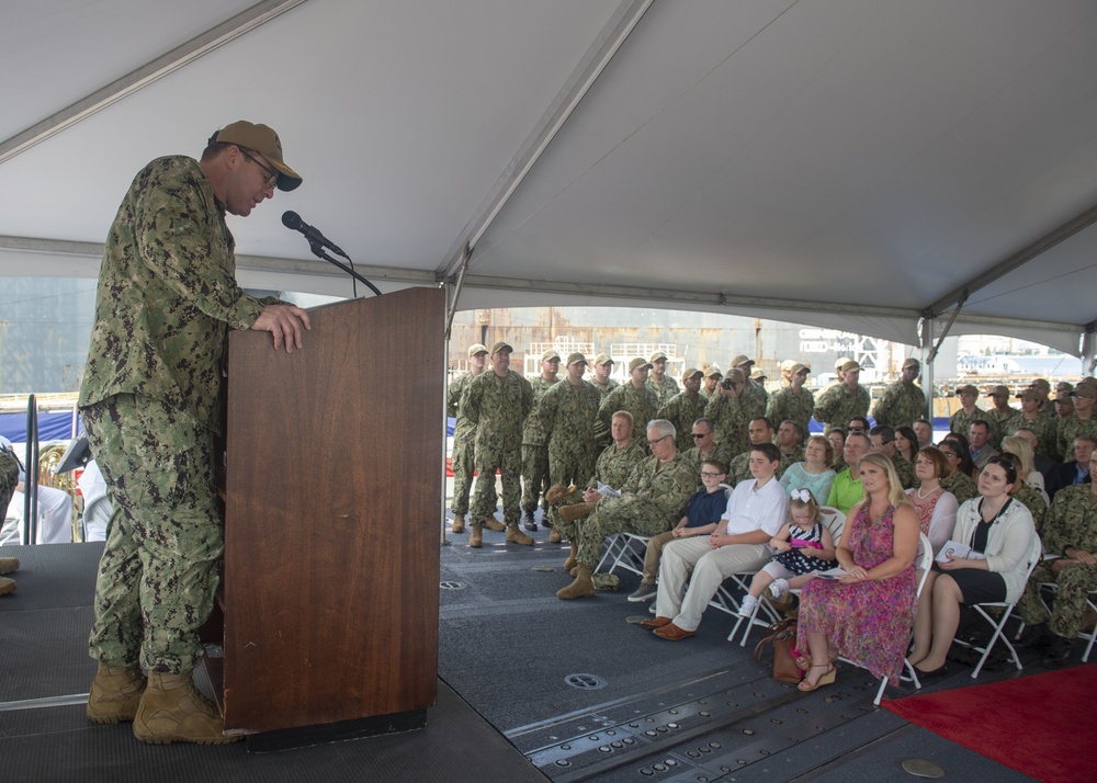 USS Truxtun Holds Change of Command