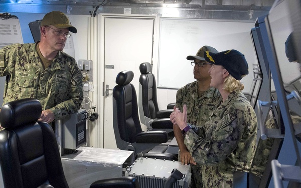 Rear Adm. Dave Welch visits USS Independence (LCS 2)