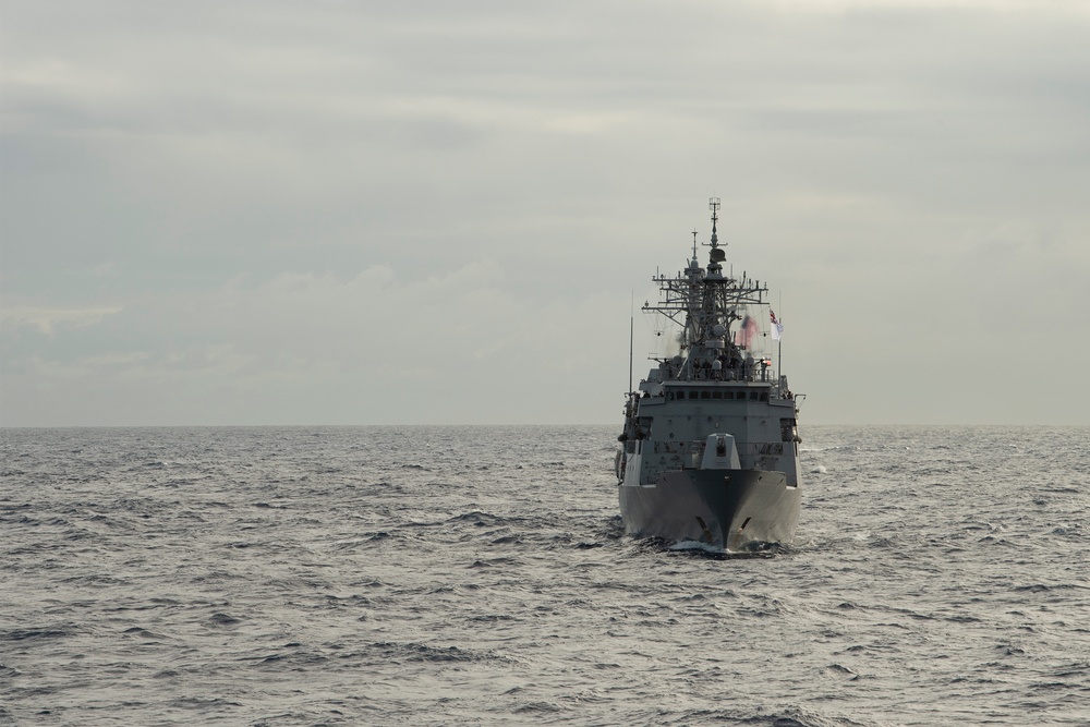 USS Preble sails in formation with HMNZS Te Mana during RIMPAC 2018