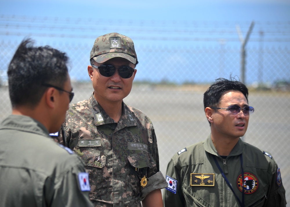 ROKN Adm. Visits CTF-172 during RIMPAC 2018