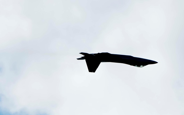 Raptor Demo Team zooms across Canada