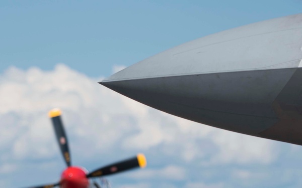 Raptor Demo Team zooms across Canada