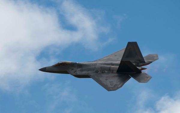 Raptor Demo Team zooms across Canada