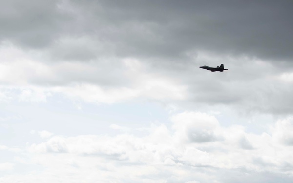 Raptor Demo Team zooms across Canada