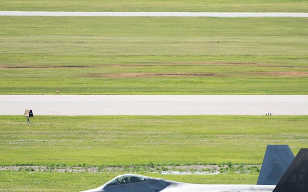 Raptor Demo Team zooms across Canada