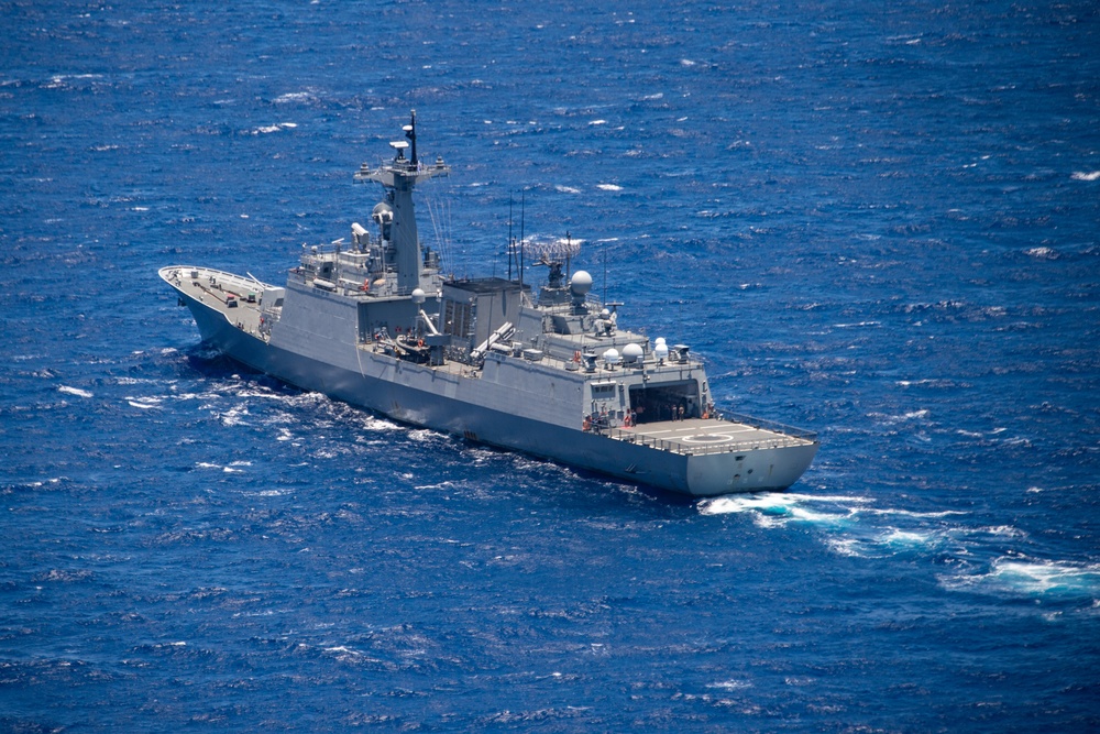 Dae Jo Yeong sails with partner nations during RIMPAC