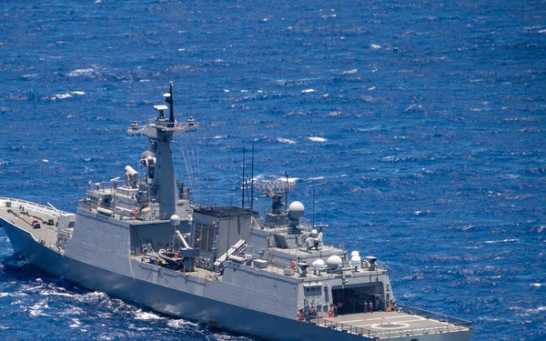 Dae Jo Yeong sails with partner nations during RIMPAC