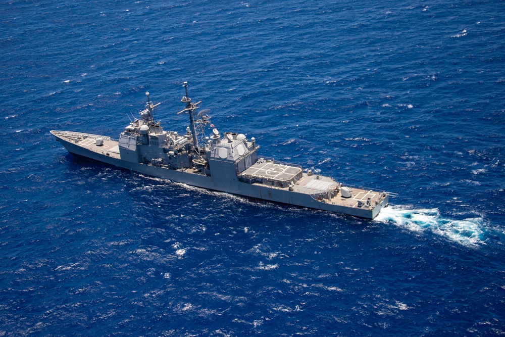 USS Lake Erie sails with partner nations during RIMPAC