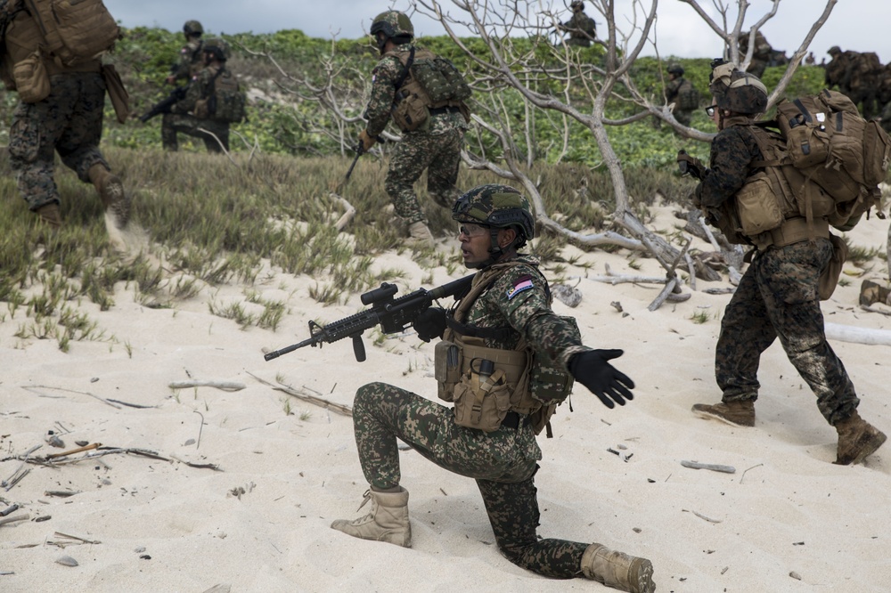 RIMPAC participants conduct Amphibious Landing Demonstration