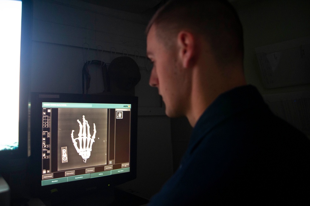 Essex Amphibious Ready Group and 13th Marine Expeditionary Group Exercise