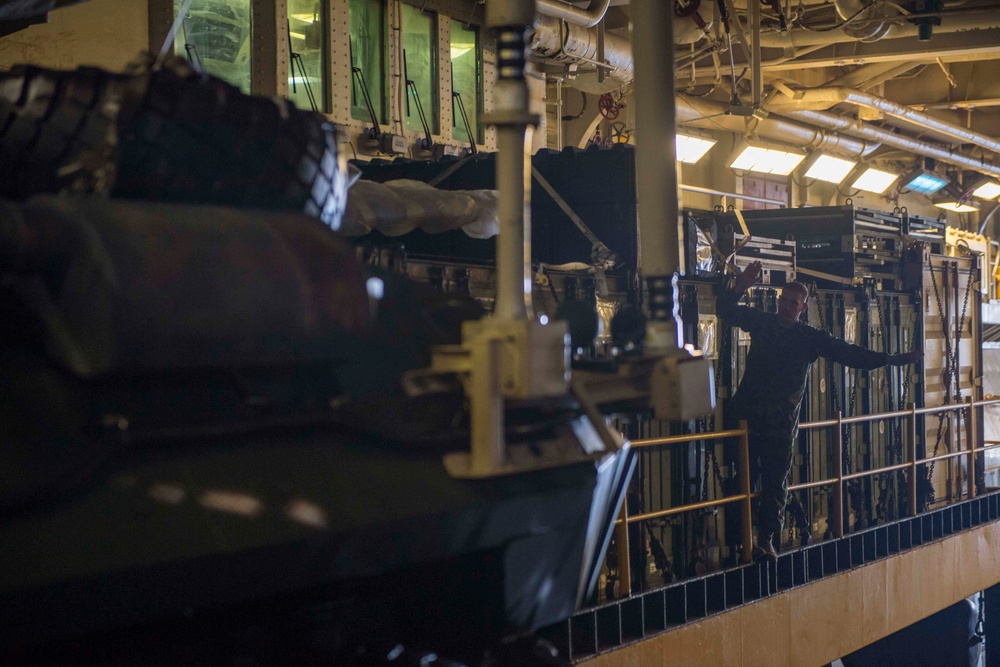 Essex Amphibious Ready Group and 13th Marine Expeditionary Group Exercise