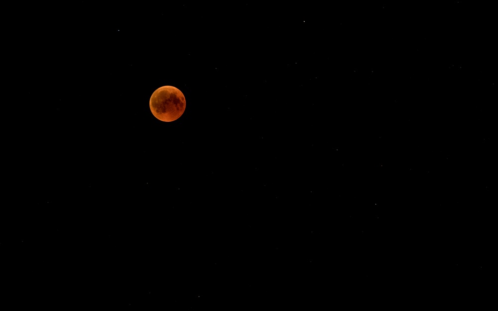 Blood Moon over the skies of Iraq