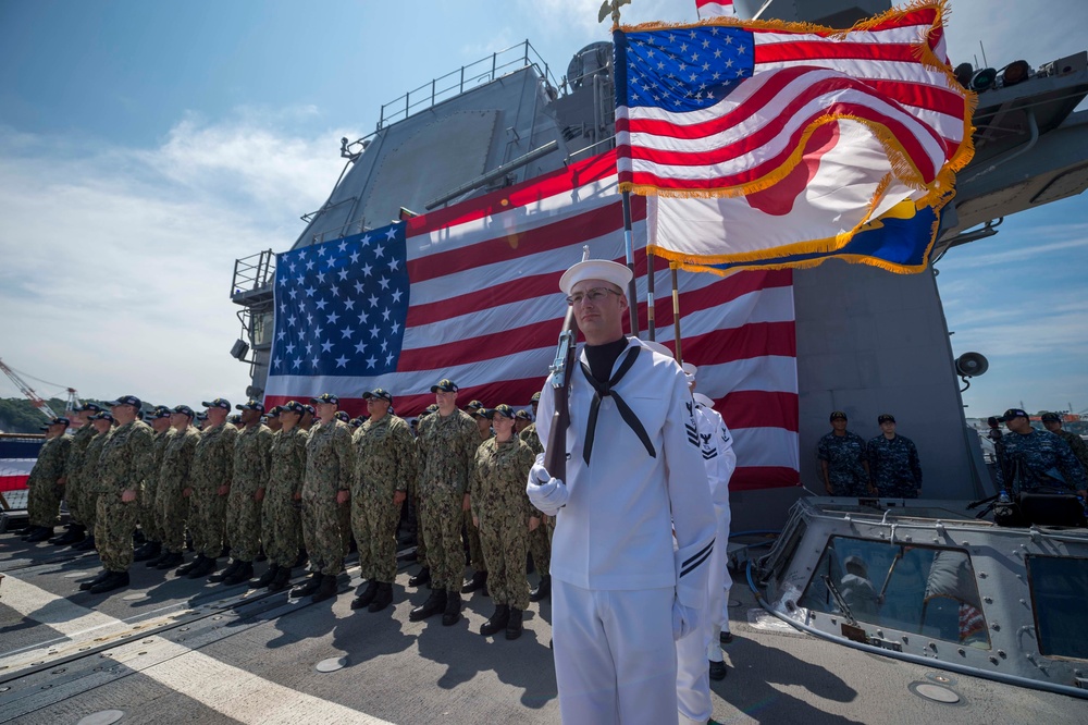 USS Chancellorsville conducts Change of Command ceremony