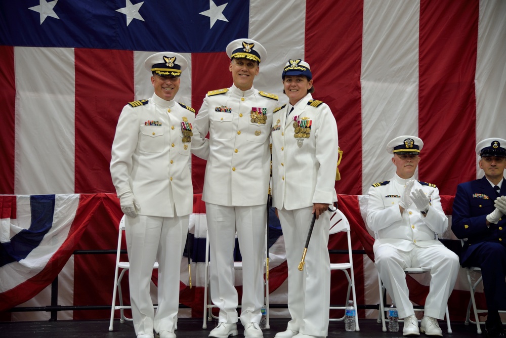 Coast Guard Base Portsmouth welcomes new commanding officer