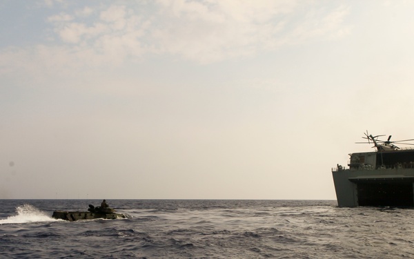 Marines demostration capabilities during RIMPAC aboard HMAS Adelaide