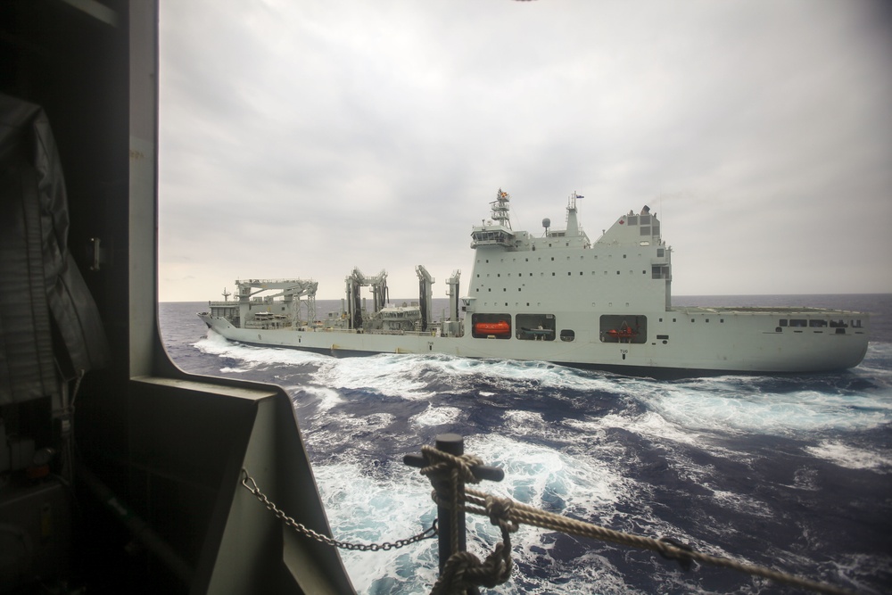 Canadian Asterix refuels HMAS Adelaide