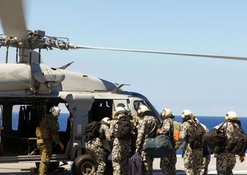 U.S. Navy transport Australian Sailors to PTA during RIMPAC