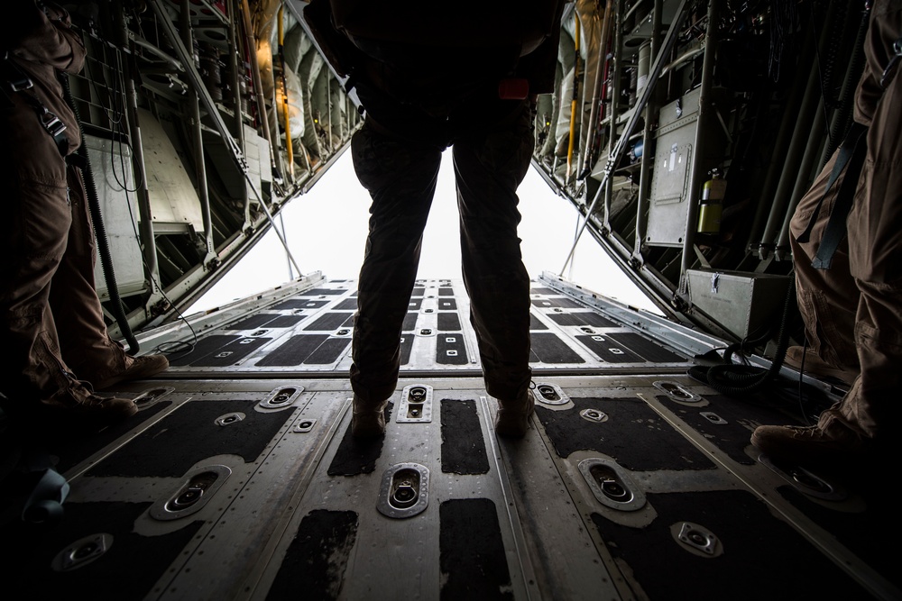 Pararescuemen train HALO jumping with U.S. Marines