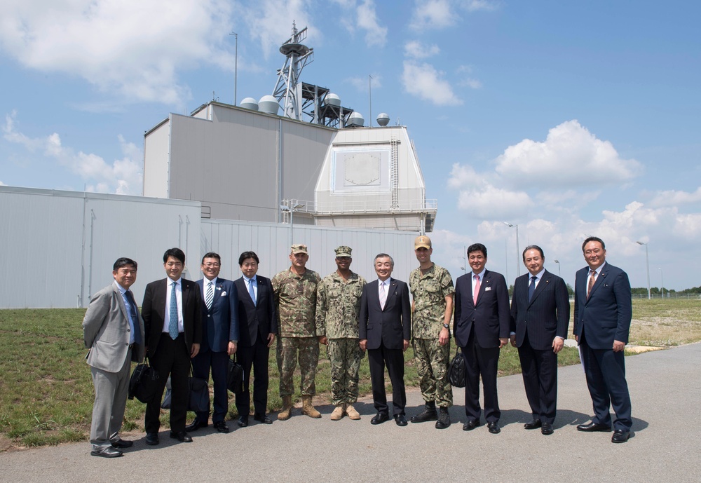 Japanese Diet Visits U.S. and Romania Base
